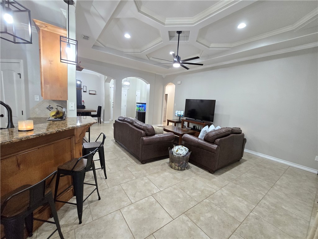 3902 Elvis Dr Property Photo 5