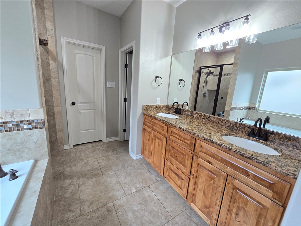 3902 Elvis Dr Property Photo 18