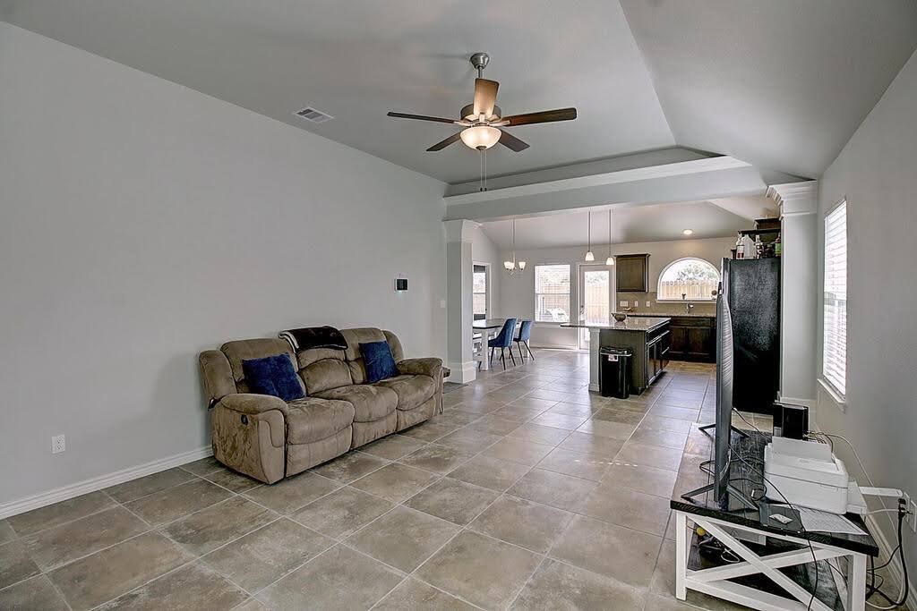 6806 Witts Way Property Photo 4