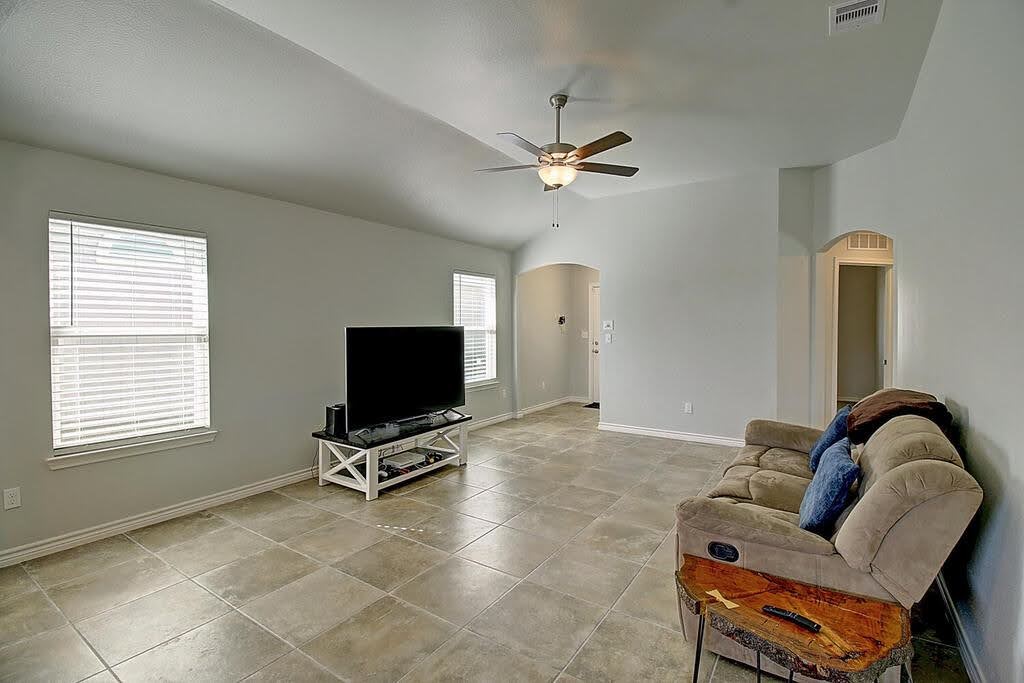 6806 Witts Way Property Photo 5