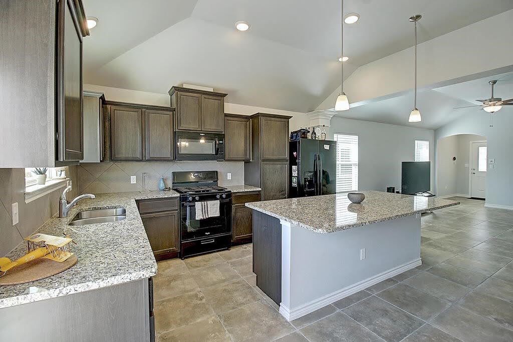 6806 Witts Way Property Photo 8