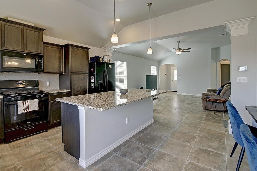 6806 Witts Way Property Photo 9