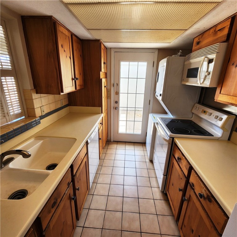 50 Townhouse Property Photo 2