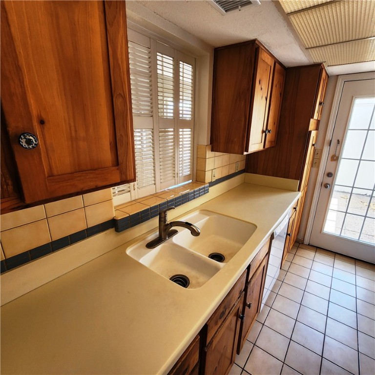 50 Townhouse Property Photo 3