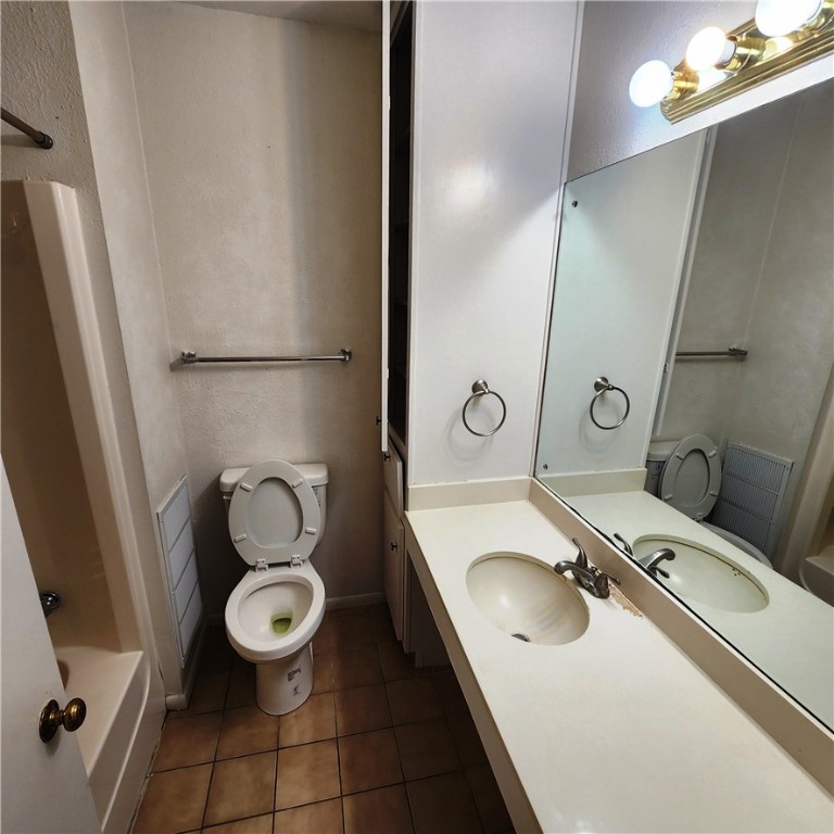 50 Townhouse Property Photo 16
