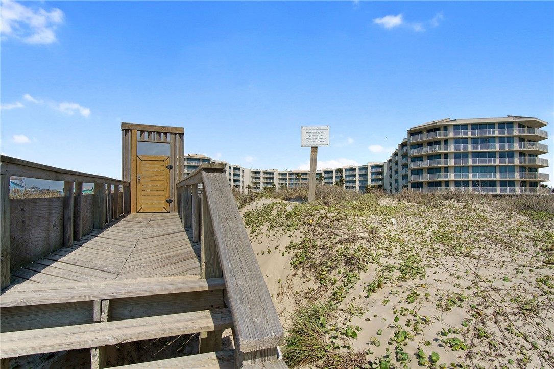 800 Sandcastle Dr 311 Property Photo 12