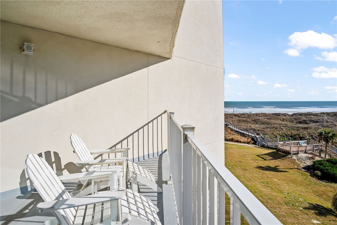800 Sandcastle Dr 311 Property Photo 25