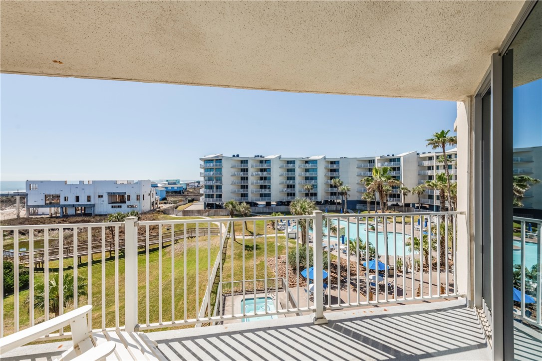 800 Sandcastle Dr 311 Property Photo 27