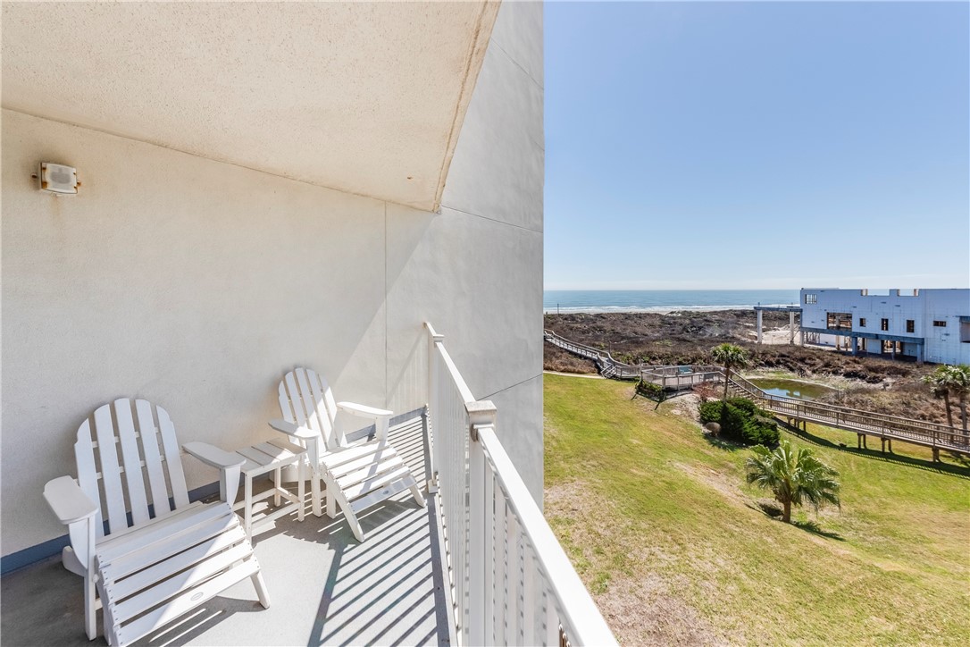 800 Sandcastle Dr 311 Property Photo 28