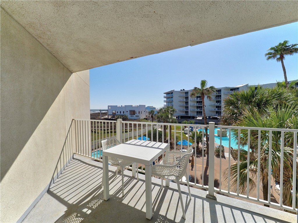 800 Sandcastle Dr 215 Property Photo 13