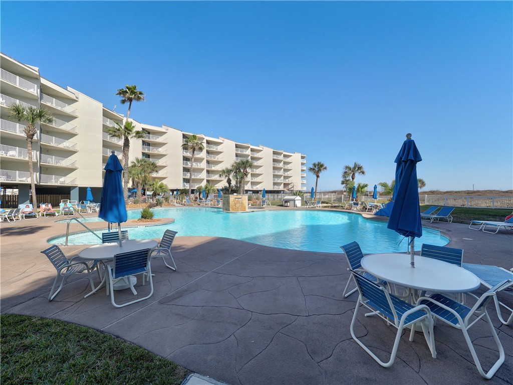 800 Sandcastle Dr 215 Property Photo 16