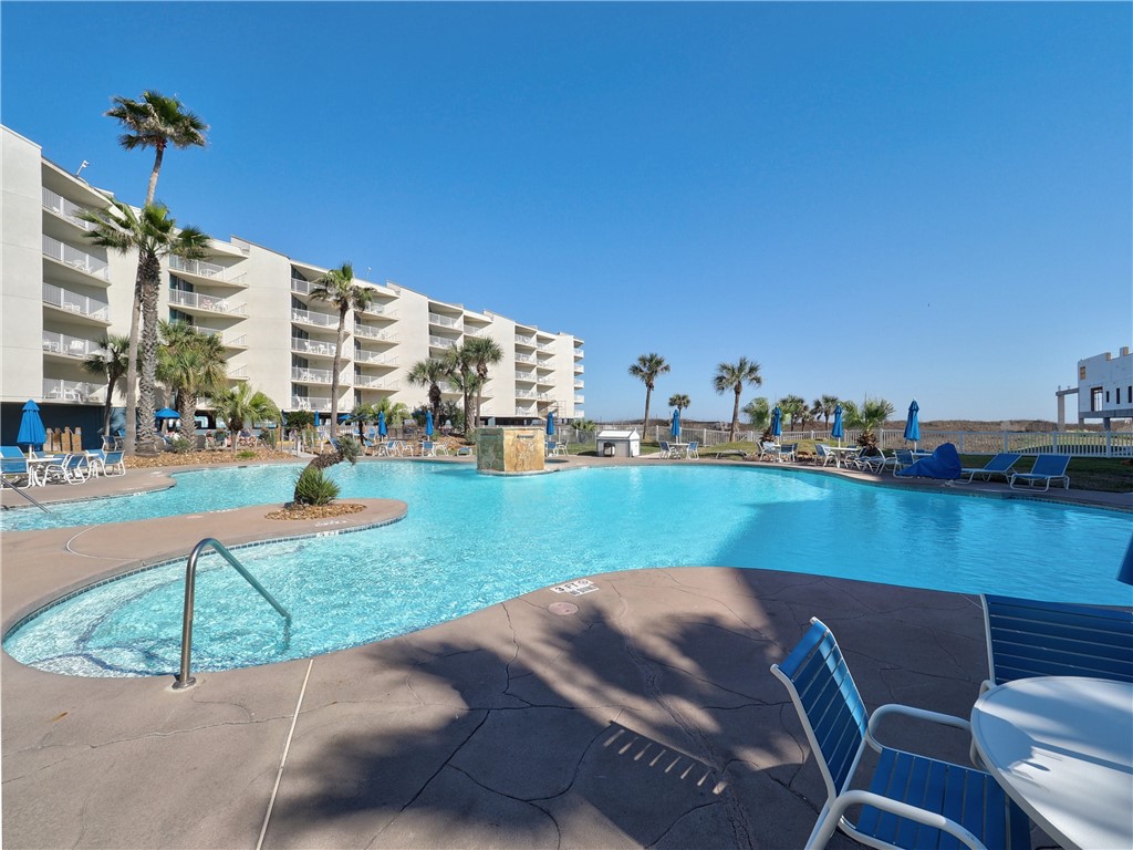 800 Sandcastle Dr 215 Property Photo 17