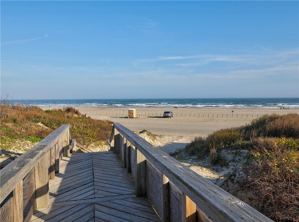 800 Sandcastle Dr 215 Property Photo 18