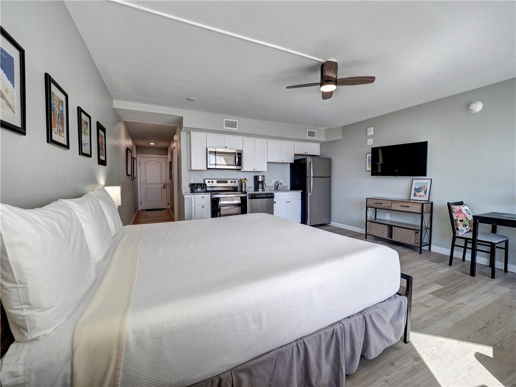 800 Sandcastle Dr 215 Property Photo 24