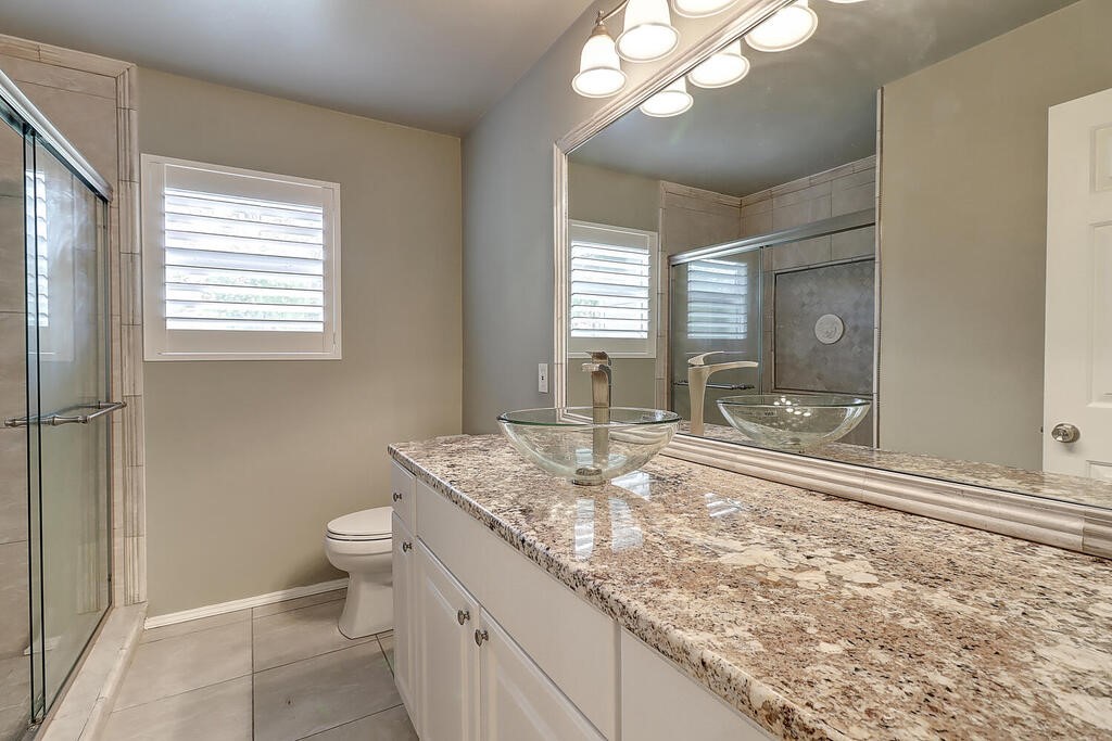 4217 Center Dr Property Photo 18