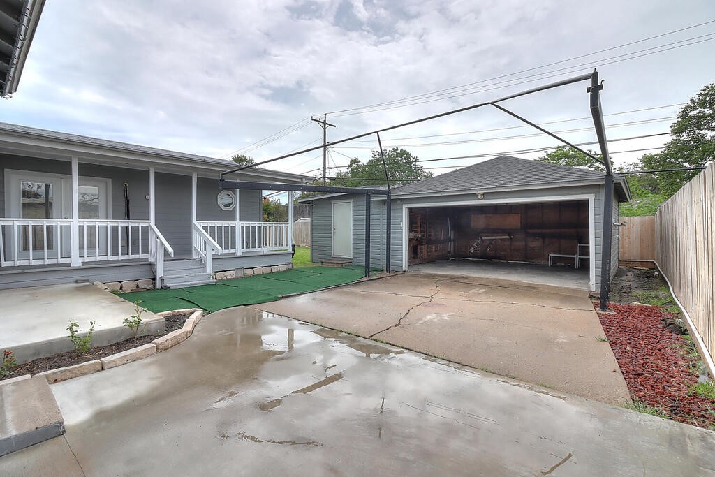 4217 Center Dr Property Photo 34