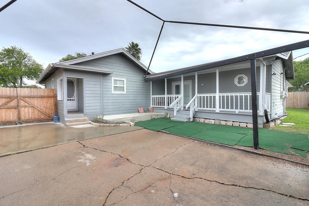 4217 Center Dr Property Photo 35