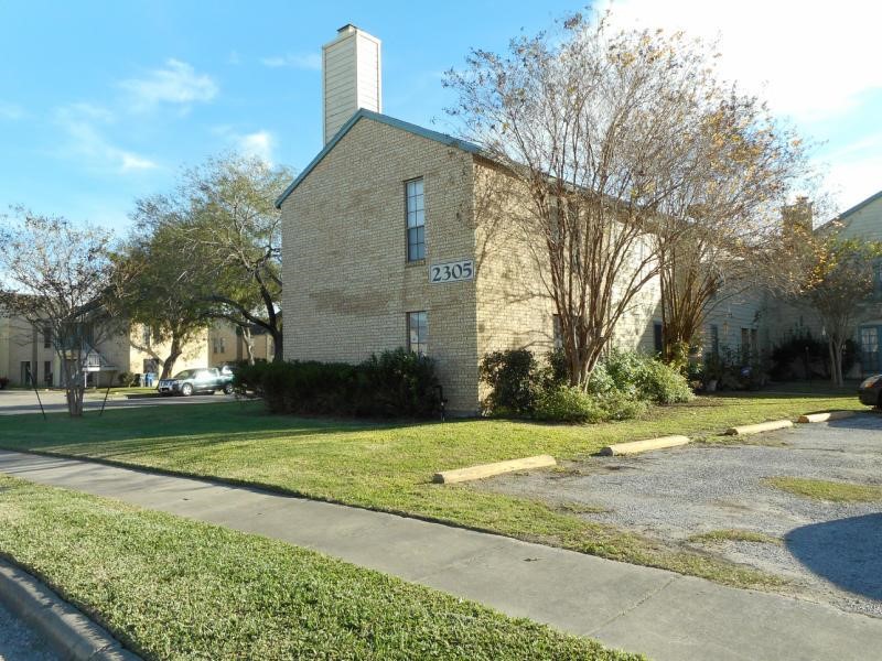 2305 Capitan Dr B Property Photo