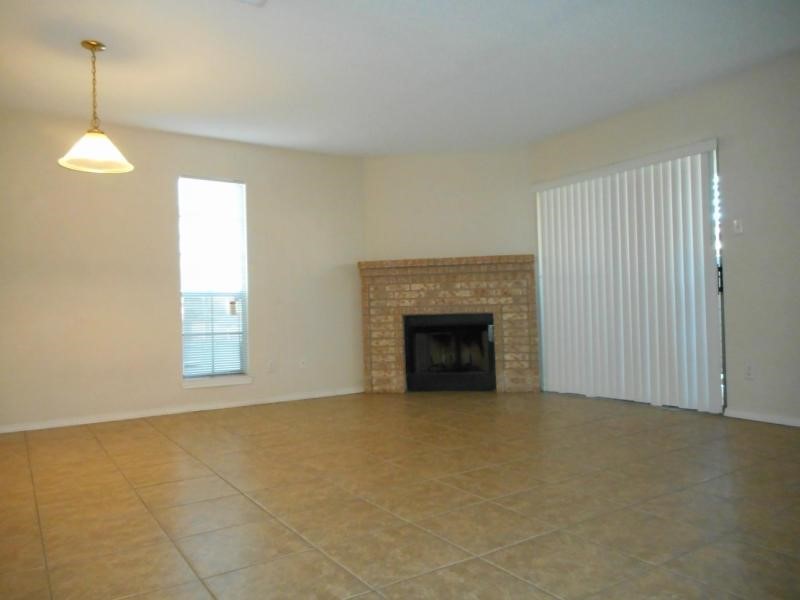 2305 Capitan Dr B Property Photo 2