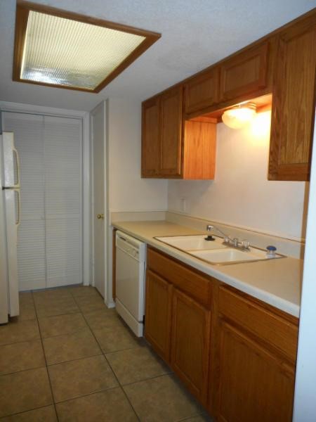 2305 Capitan Dr B Property Photo 5