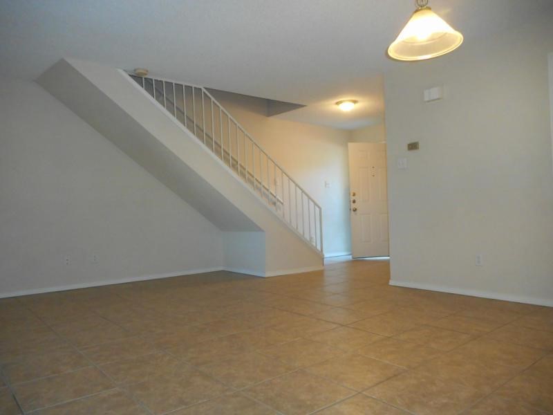 2305 Capitan Dr B Property Photo 6