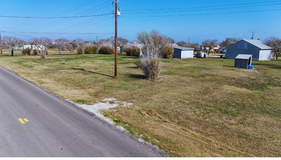 628 Third Street Property Photo 3