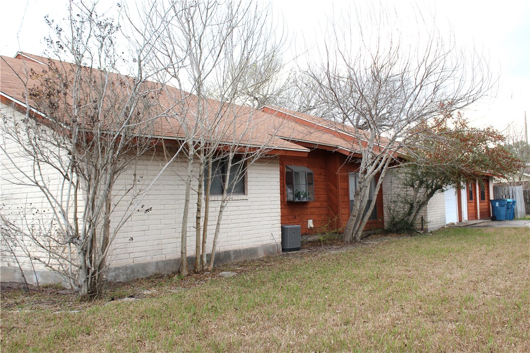 2223 Aspen Dr Property Photo 4