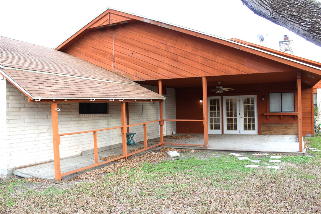 2223 Aspen Dr Property Photo 7