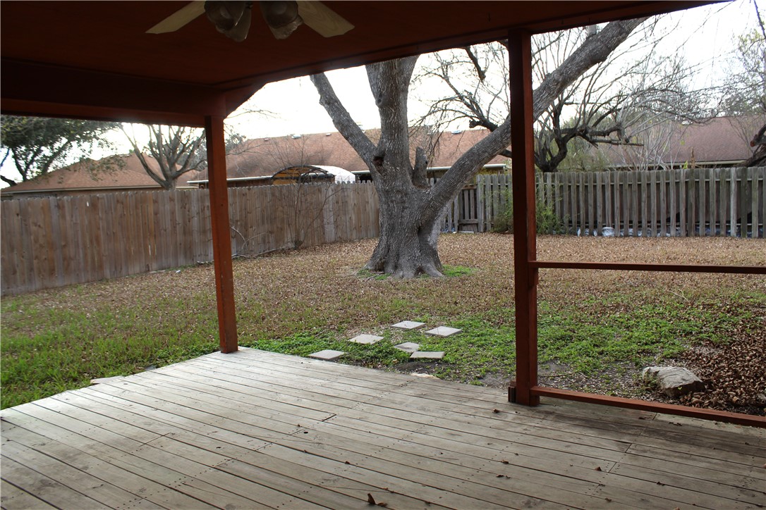 2223 Aspen Dr Property Photo 9