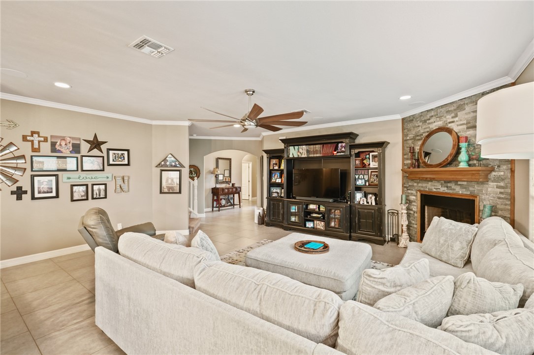 3013 Neches Dr Property Photo 4