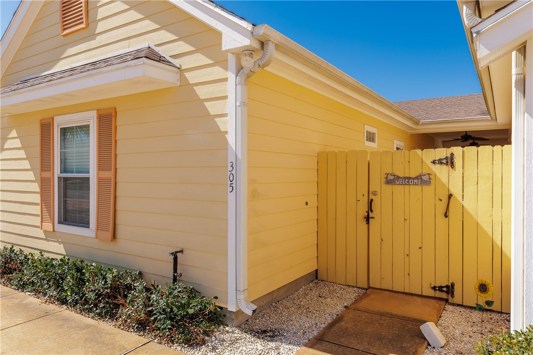 14521 E Cabana St 305 Property Photo 3