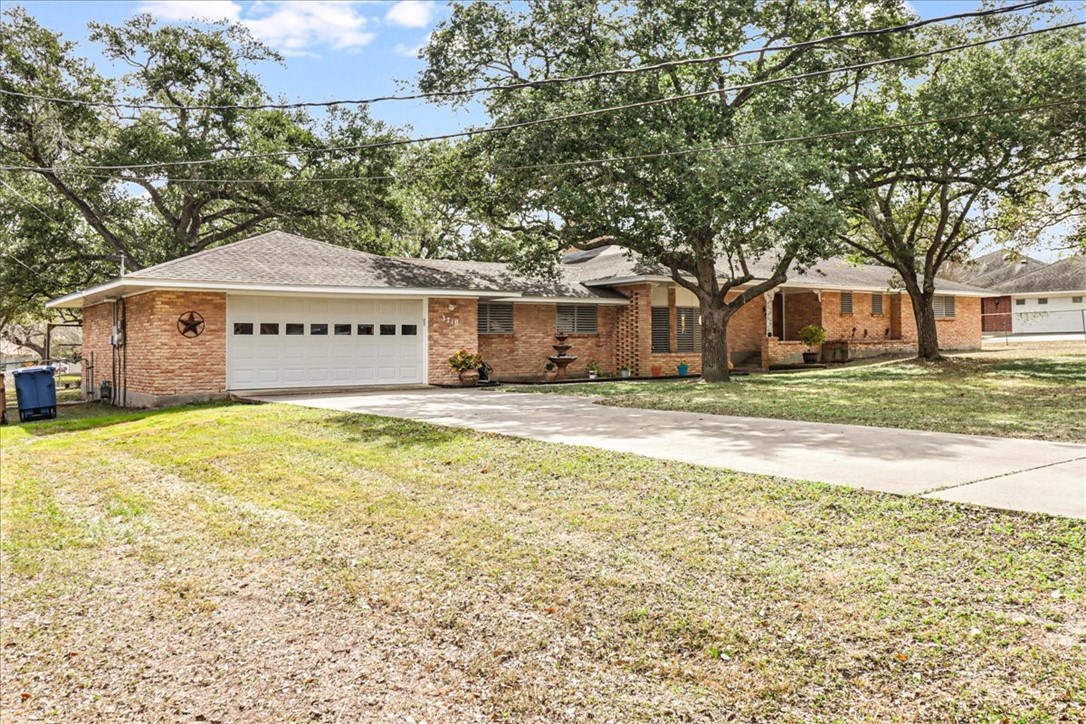 3710 Country Estates Dr Property Photo 2