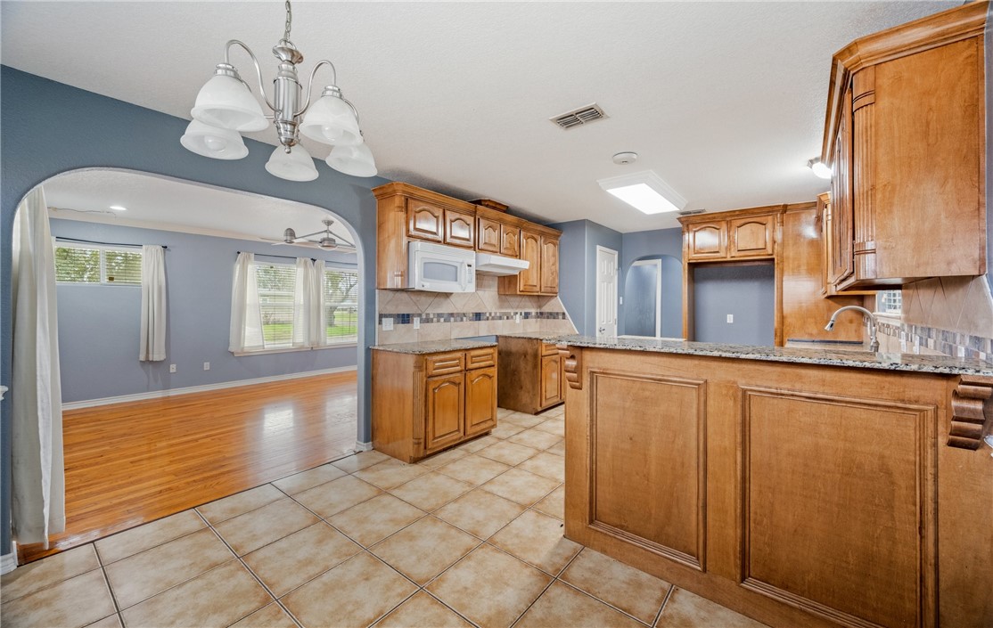 1553 Melbourne Dr Property Photo 6