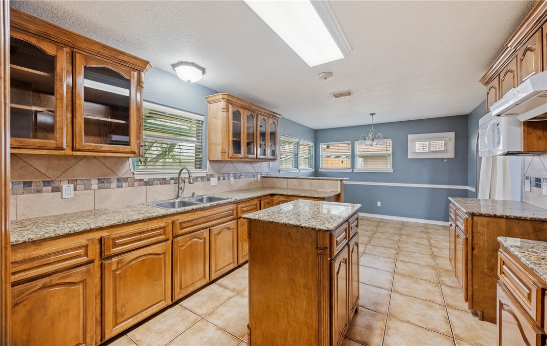 1553 Melbourne Dr Property Photo 8