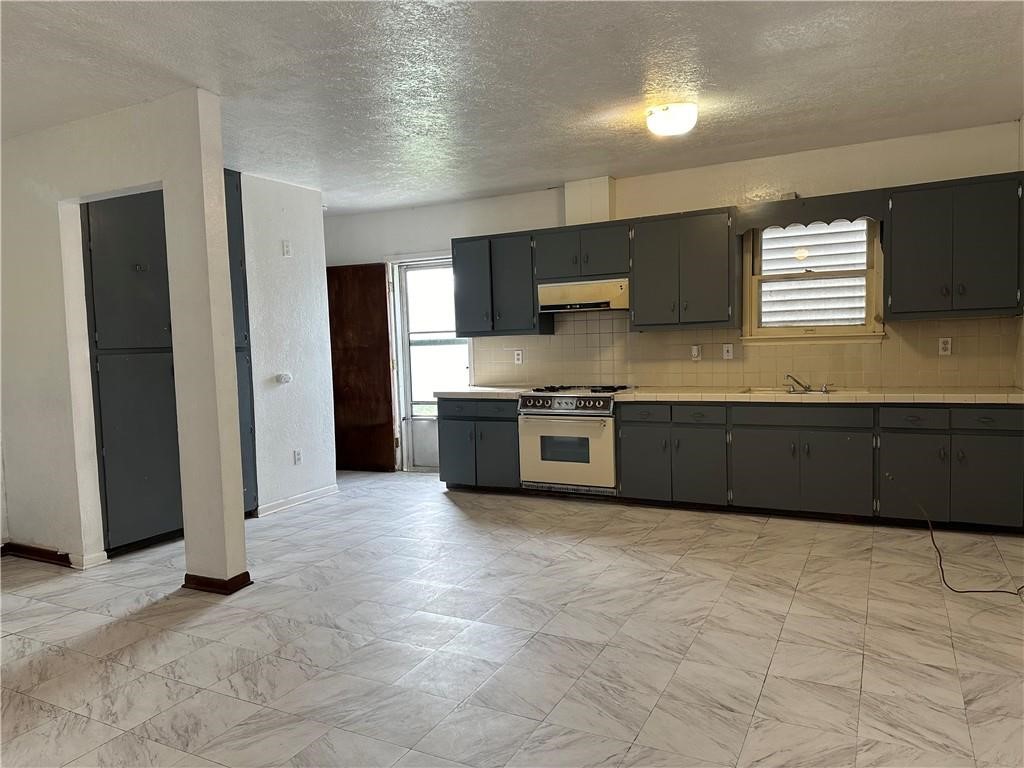 1709 Islla Dr Property Photo 8