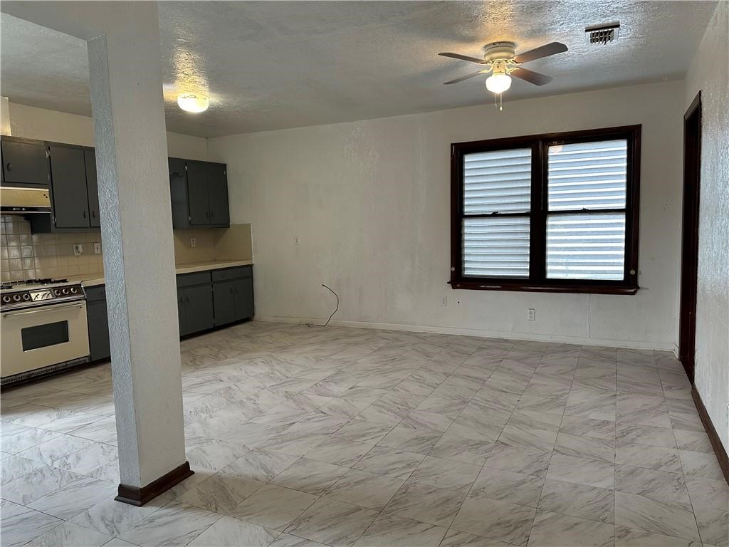 1709 Islla Dr Property Photo 9