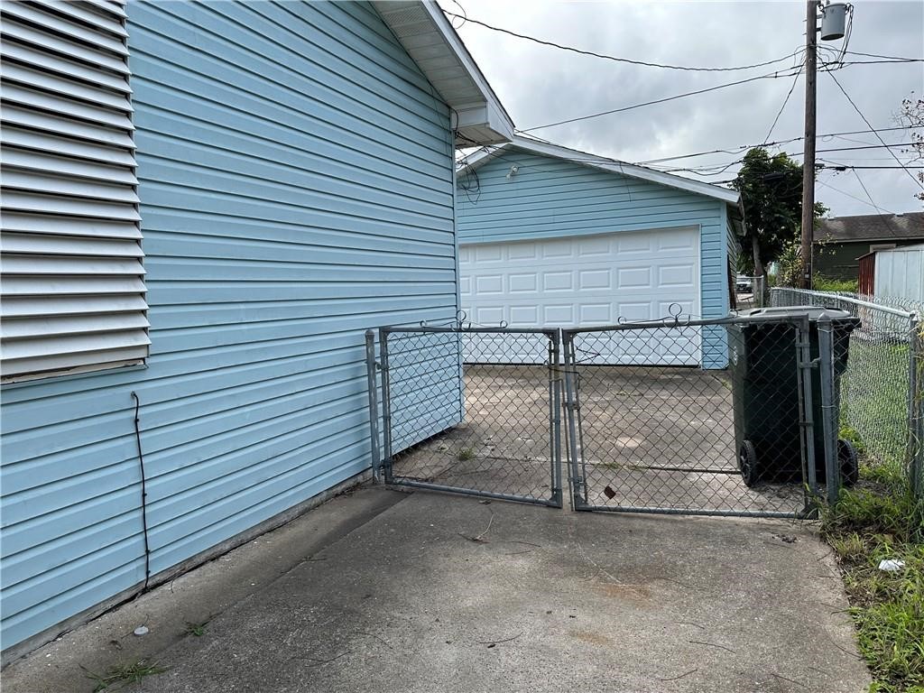 1709 Islla Dr Property Photo 32