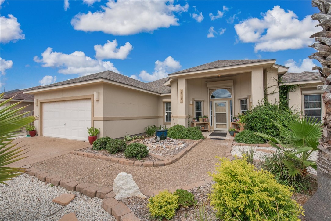 15825 Vincent Dr Property Photo 3