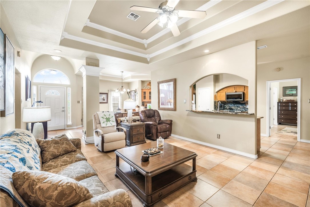 15825 Vincent Dr Property Photo 10