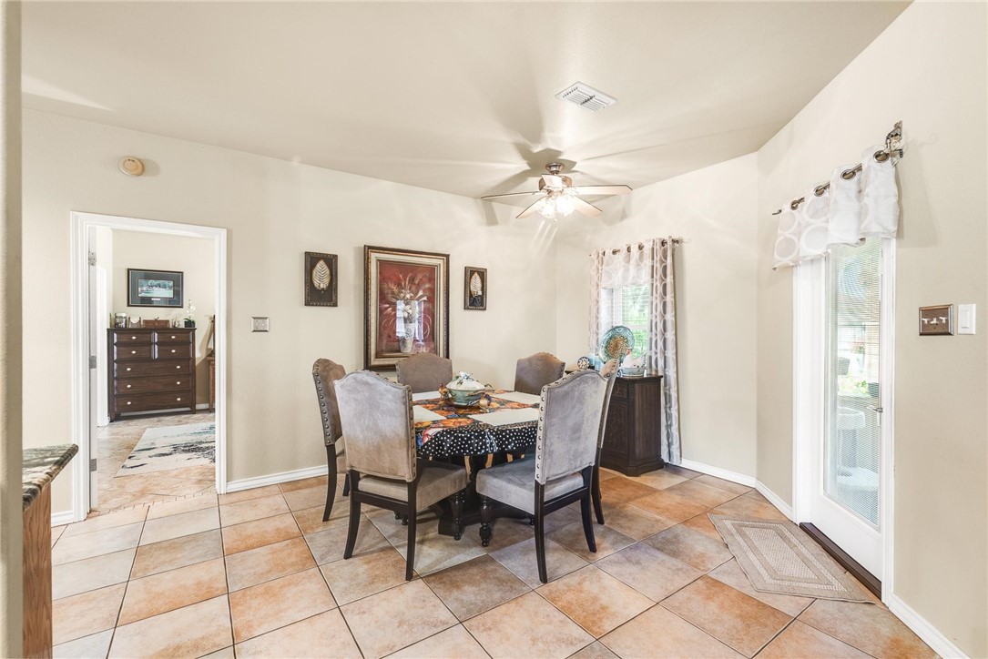 15825 Vincent Dr Property Photo 11