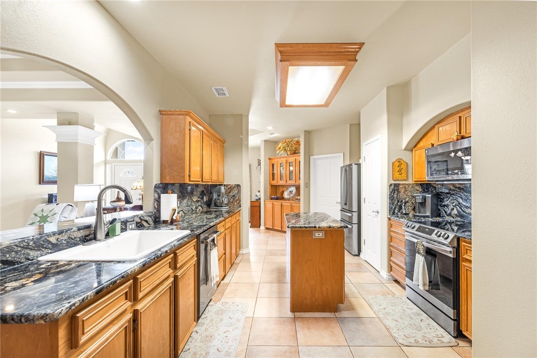 15825 Vincent Dr Property Photo 12