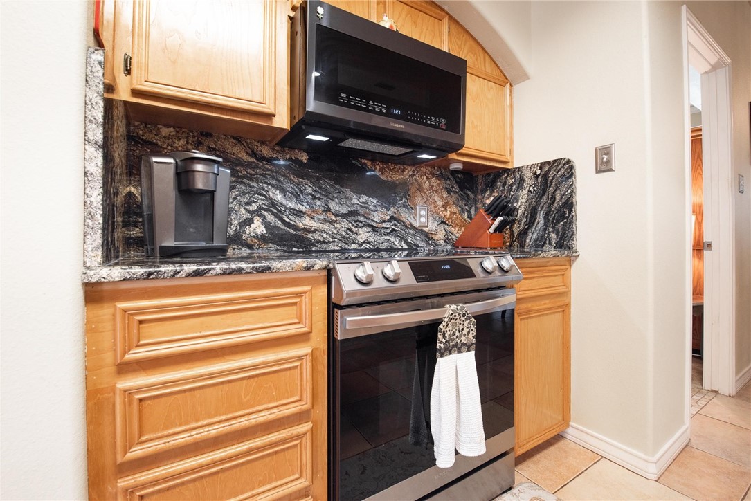 15825 Vincent Dr Property Photo 15