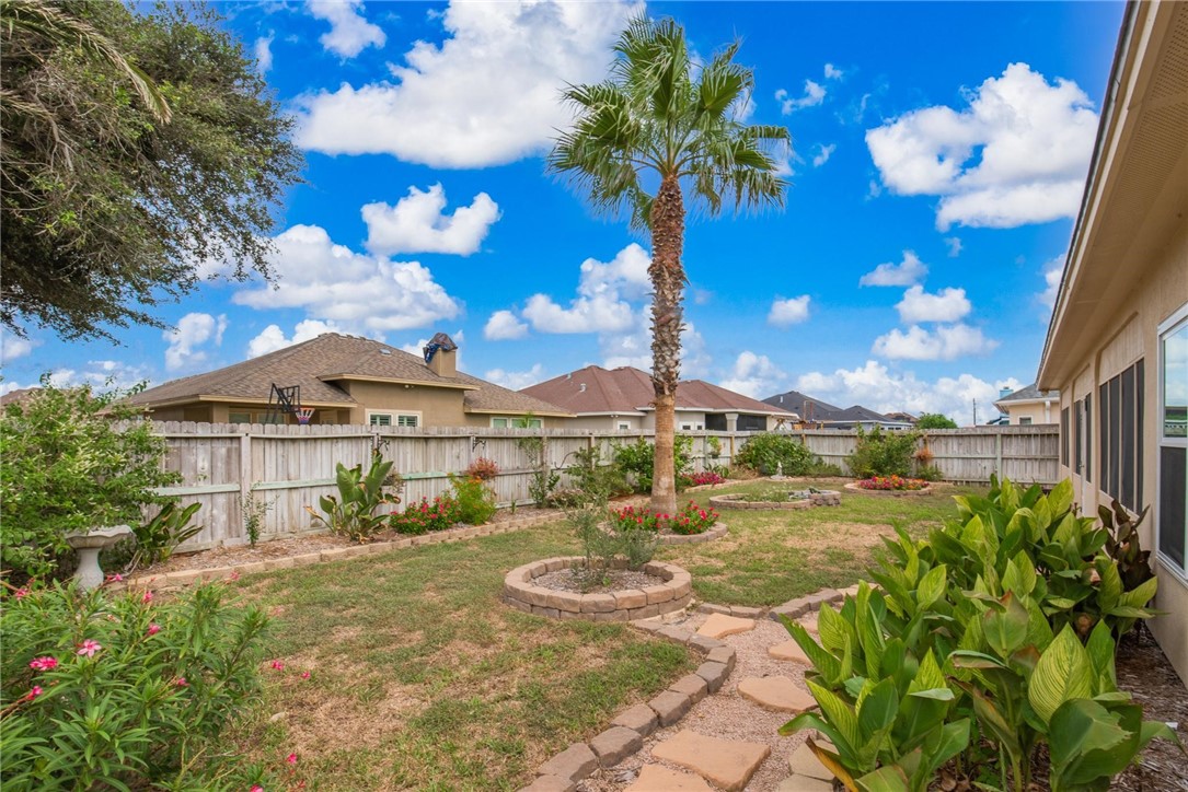 15825 Vincent Dr Property Photo 32