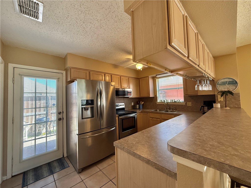 2303 Naples Dr Property Photo 6