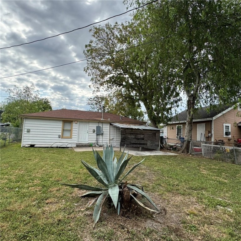 2534 Tarlton St Property Photo 2