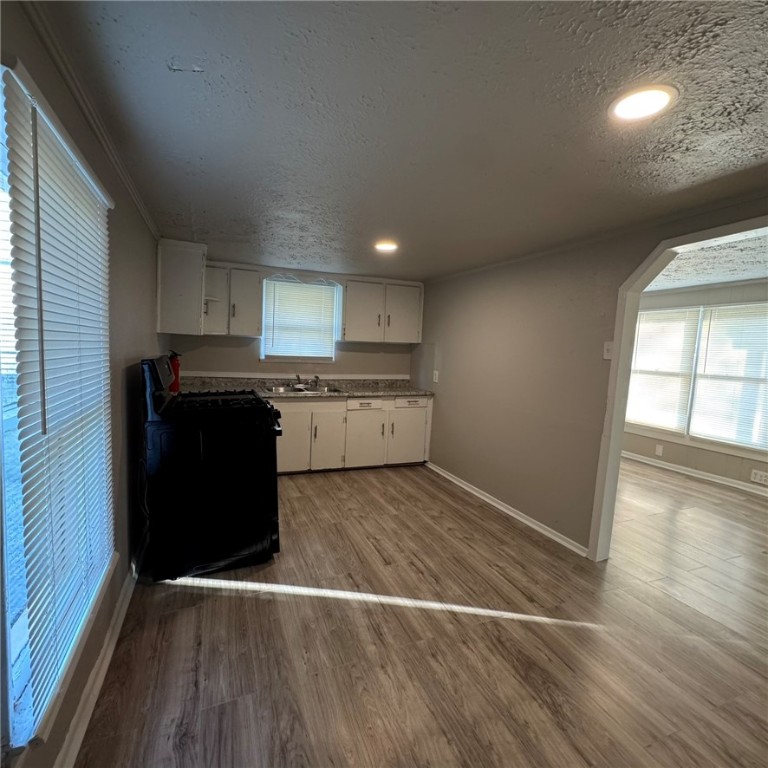 2534 Tarlton St Property Photo 3