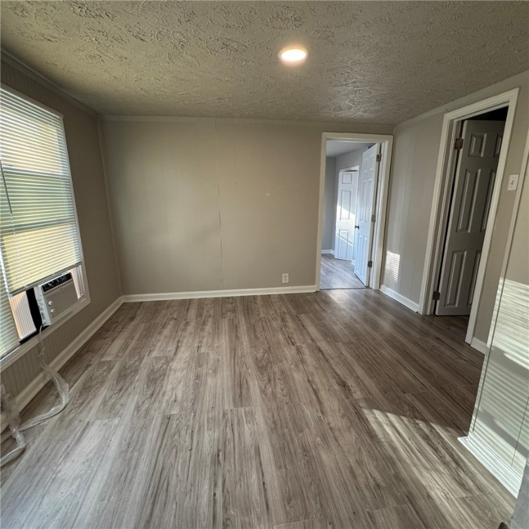2534 Tarlton St Property Photo 4