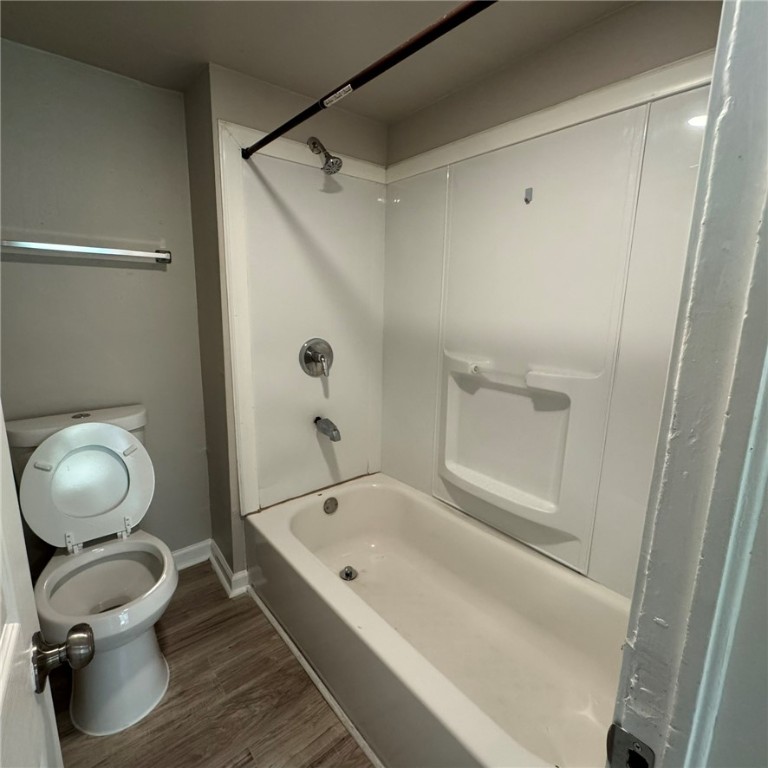 2534 Tarlton St Property Photo 6