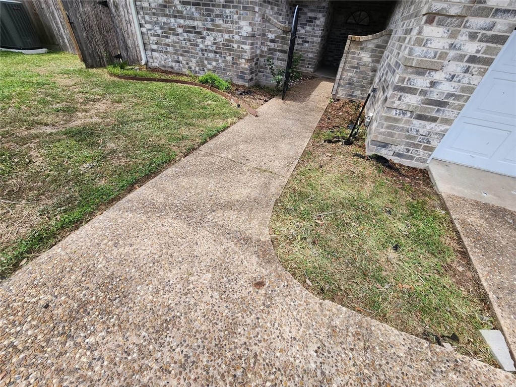 14630 Spaulding Dr Property Photo 5