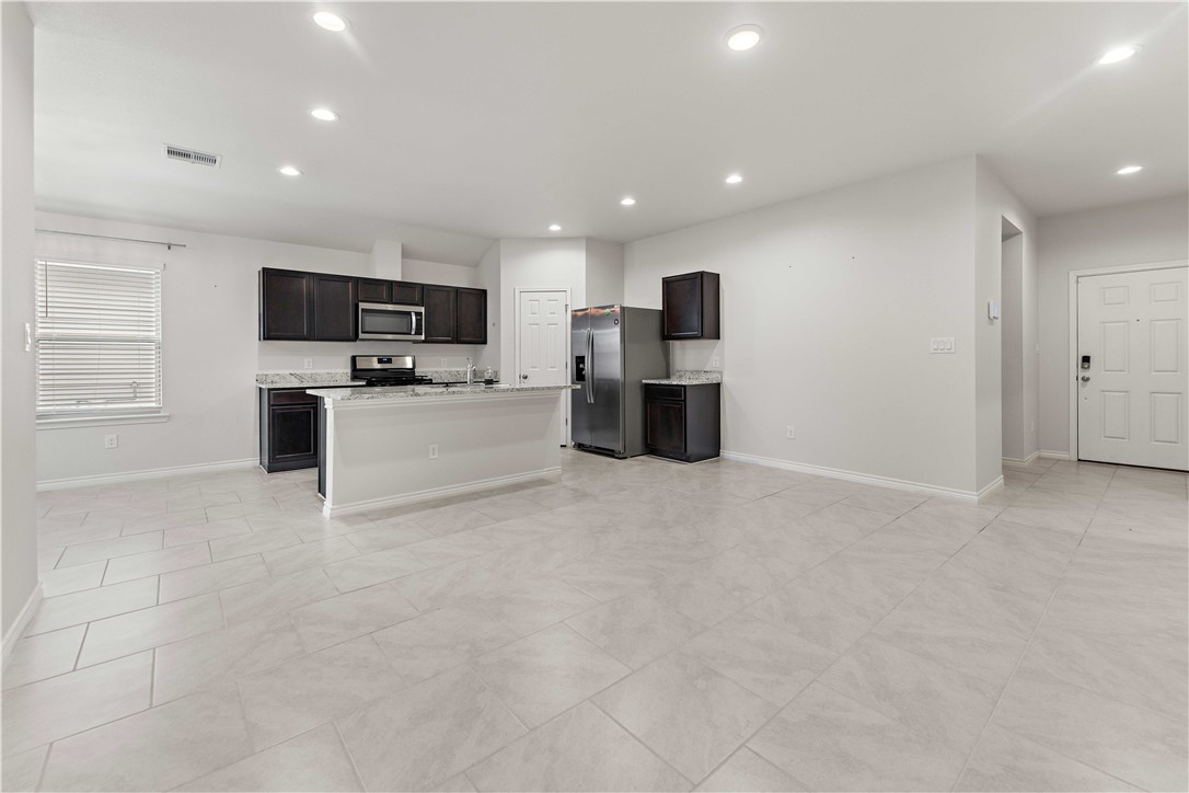 2313 Sky Crest Dr Property Photo 3